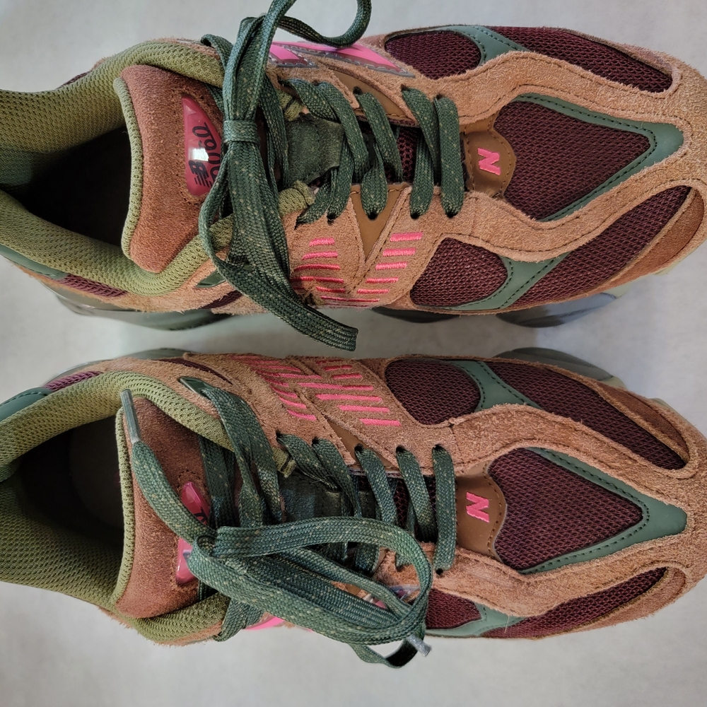 New Balance Kids' Green and Brown Sneakers